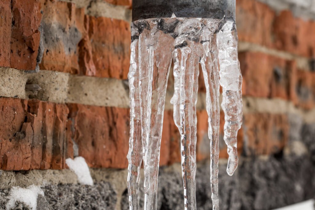 Préparer vos tuyaux pour éviter le gel en hiver