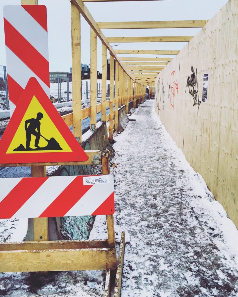 L'impact de l'hiver sur les matériaux de construction : Ce que chaque artisan doit savoir